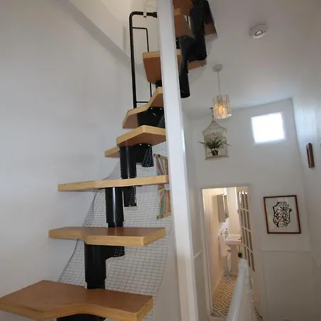 4 Bed With Cabin & Sauna In Buzzing Easton Semesterbostad