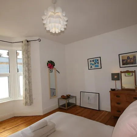 Holiday home 4 Bed With Cabin & Sauna In Buzzing Easton